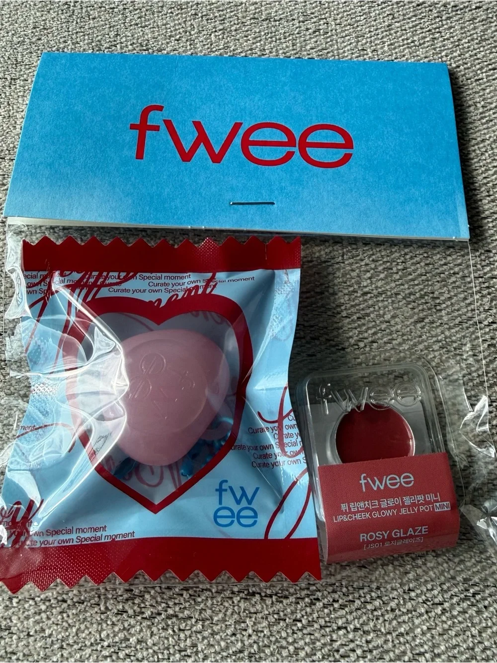 Fwee Lip & Cheek Glowy Jelly Pot Mini & Keychain Set